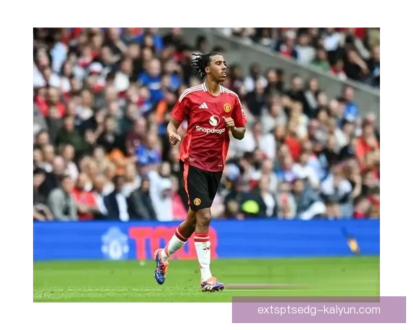 滕哈赫在球员培养方面持续提升，若干年轻球员表现备受关注